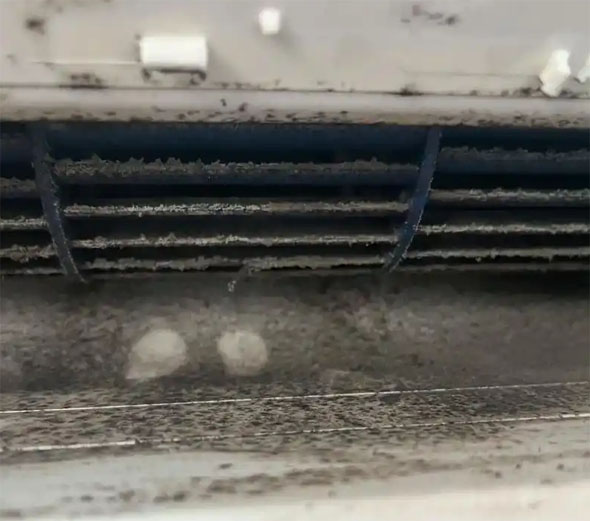 衡阳空调吹的风有股烧焦味是怎么回事